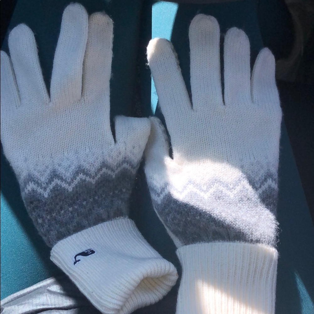 Vineyard Vines Gloves